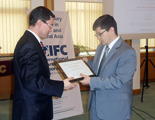 Сотрудники банков Узбекистана получили сертификаты GARP