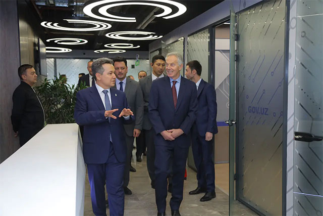 Former UK Prime Minister visits IT Park Uzbekistan