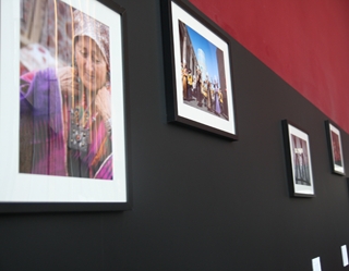 Выставка «Красота. Вспышка. Рассказ» проходит в Лондоне