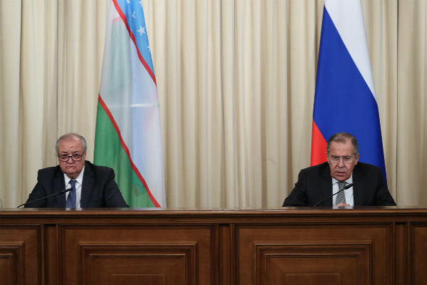 Абдулазиз Камилов провел переговоры с министром иностранных дел РФ