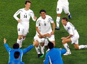 Узбекистан начинает и выигрывает