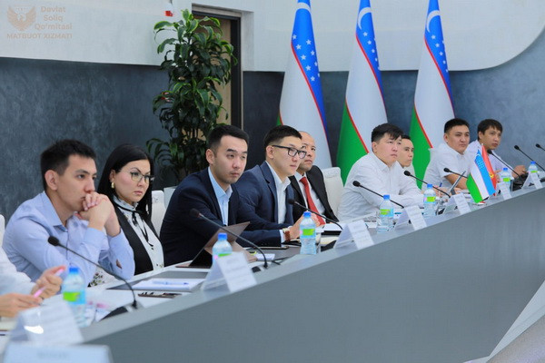 Специалистов из Кыргызстана заинтересовал опыт Узбекистана по внедрению системы кешбэка