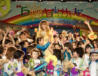 Гульнара Каримова наградила победителей Фестиваля «Болажонлар-Ширинтойлар»