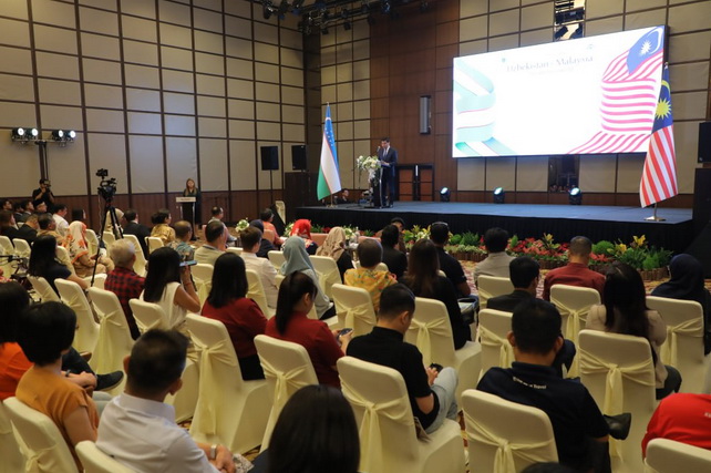 Туристический потенциал Узбекистана представлен в Малайзии