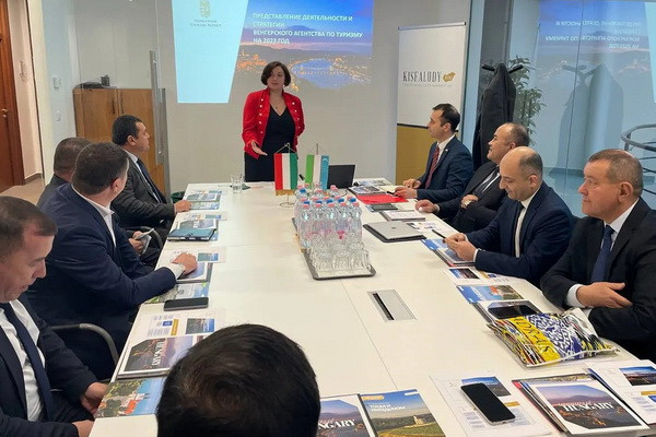 Венгрию посетили делегации из Самаркандской и Ферганской областей