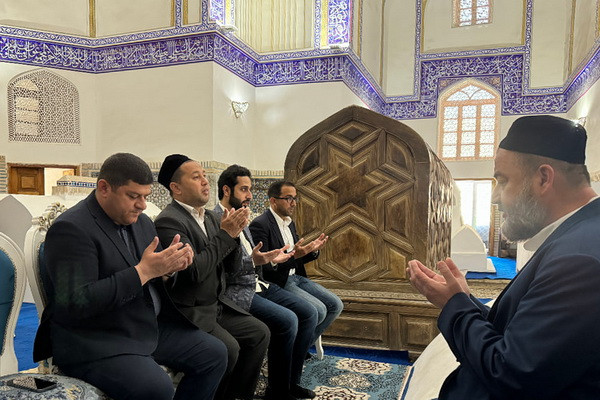 Представители делегации ОАЭ посетили зиёрат объекты Бухары