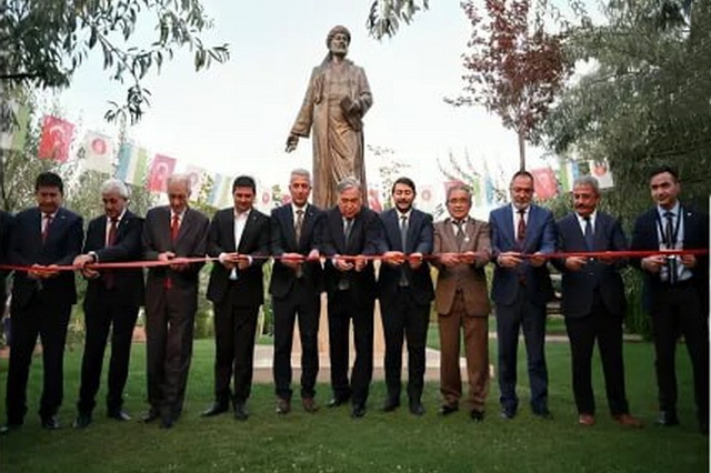 Monument to Alisher Navoi unveiled in Ankara