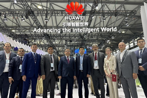 Representatives of Uzbekistan’s ICT Sector Familiarize Themselves with 5G-Advanced Network Solutions