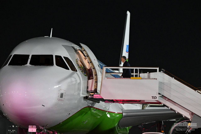 Шавкат Мирзиёев отбыл с рабочим визитом в город Ашхабад