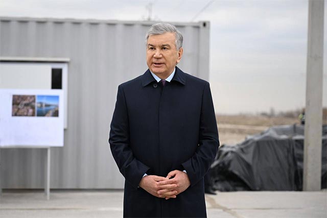 Мирзиёев осмотрел строительство моста через Чирчик и новой линии метро в Новом Ташкенте