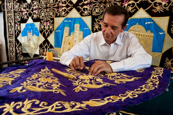 В 2022 году в городе Бухаре пройдет Международный фестиваль золотошвейного и ювелирного дела