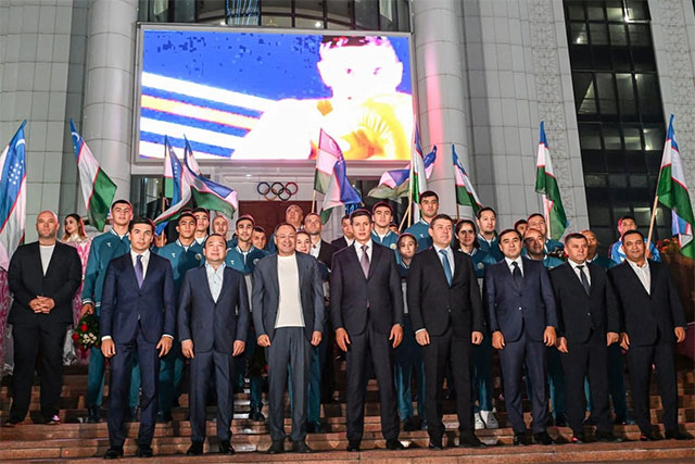 Спортсменам, добившимся высоких результатов на чемпионатах мира, вручены автомобили BYD и денежные премии