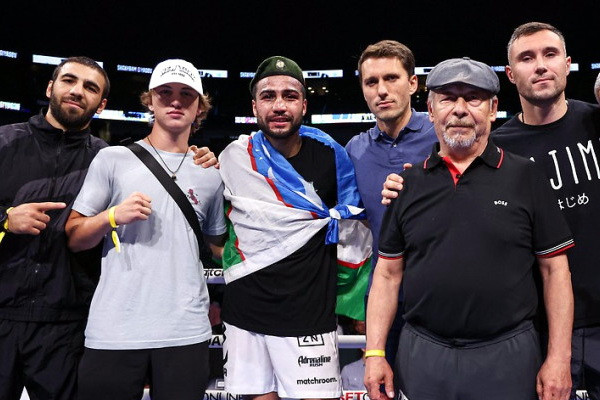 Shakhram Giyasov outpoints Harold Calderon over twelve rounds