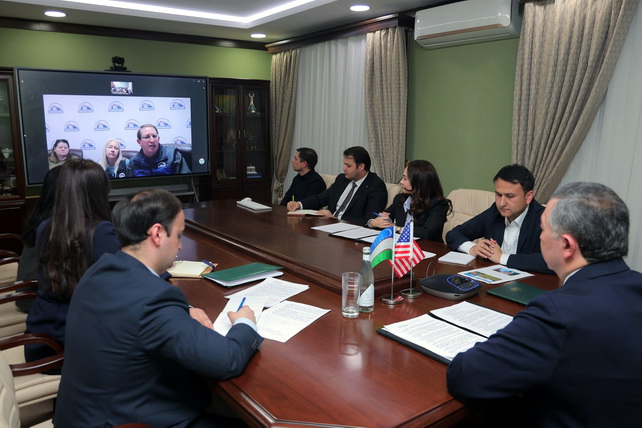 Узбекистан договорился о сезонной работе граждан в США