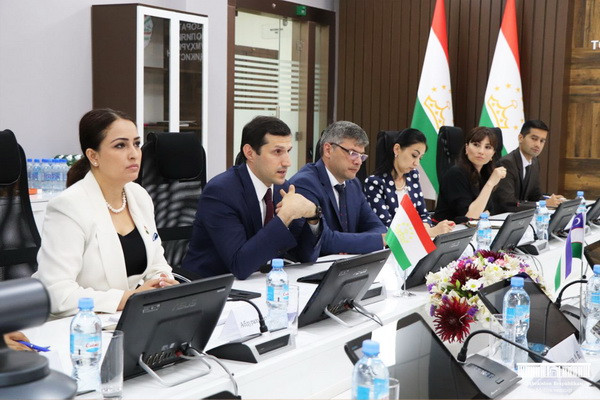 Сотрудничество между Министерством финансов Республики Узбекистан и Министерством финансов Республики Таджикистан