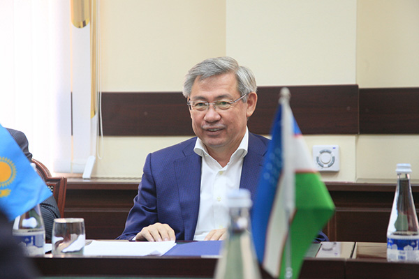 Министр внешней торговли встретился с послом Казахстана