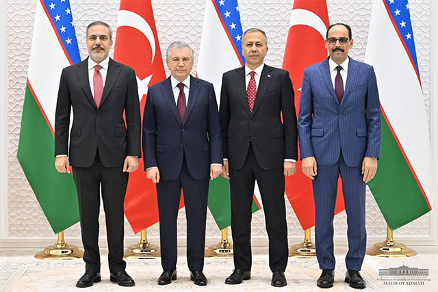 Президент Узбекистана принял делегацию Турции