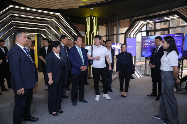 Узбекистан и Китай обсудили сотрудничество в сфере цифровых технологий и e-commerce