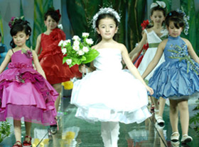 Children’s holiday on a catwalk