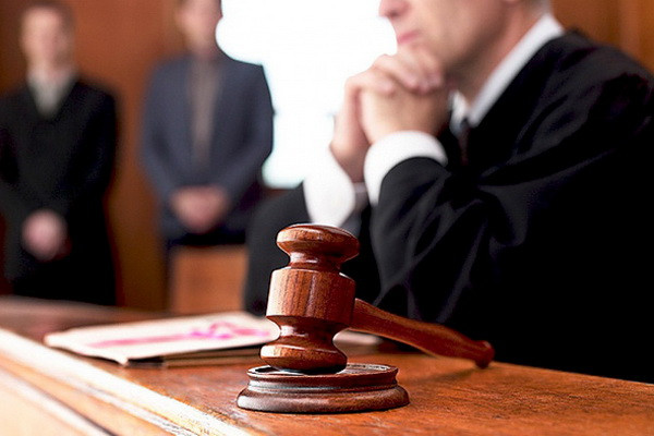 Управделами гостиницы, оскорбивший туриста, получил 10 суток ареста