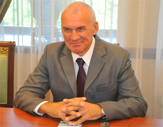 Uzbek FM receives outgoing Belarusian envoy