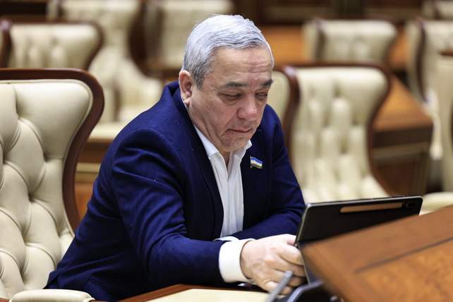 Сенат Узбекистана ратифицировал Договор о союзнических отношениях с Таджикистаном