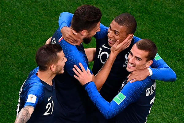Сборная Франции вышла в плей-офф Чемпионата мира