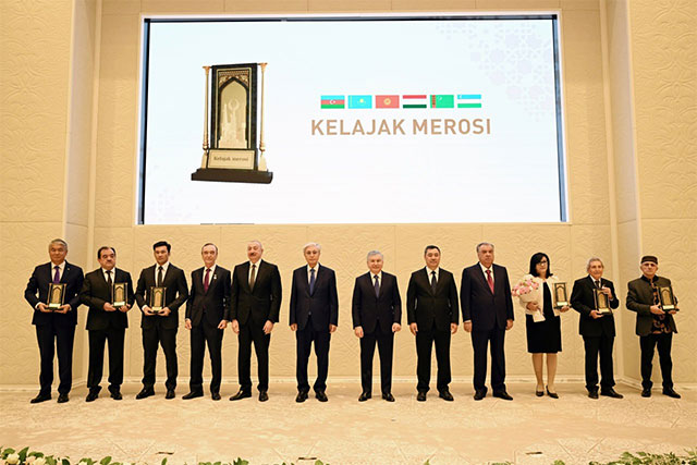 Президенты стран ЦА и Азербайджана вручили премию «Келажак мероси»