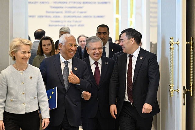 Главы стран Центральной Азии и Евросоюза ознакомились со стендом Аральского культурного саммита