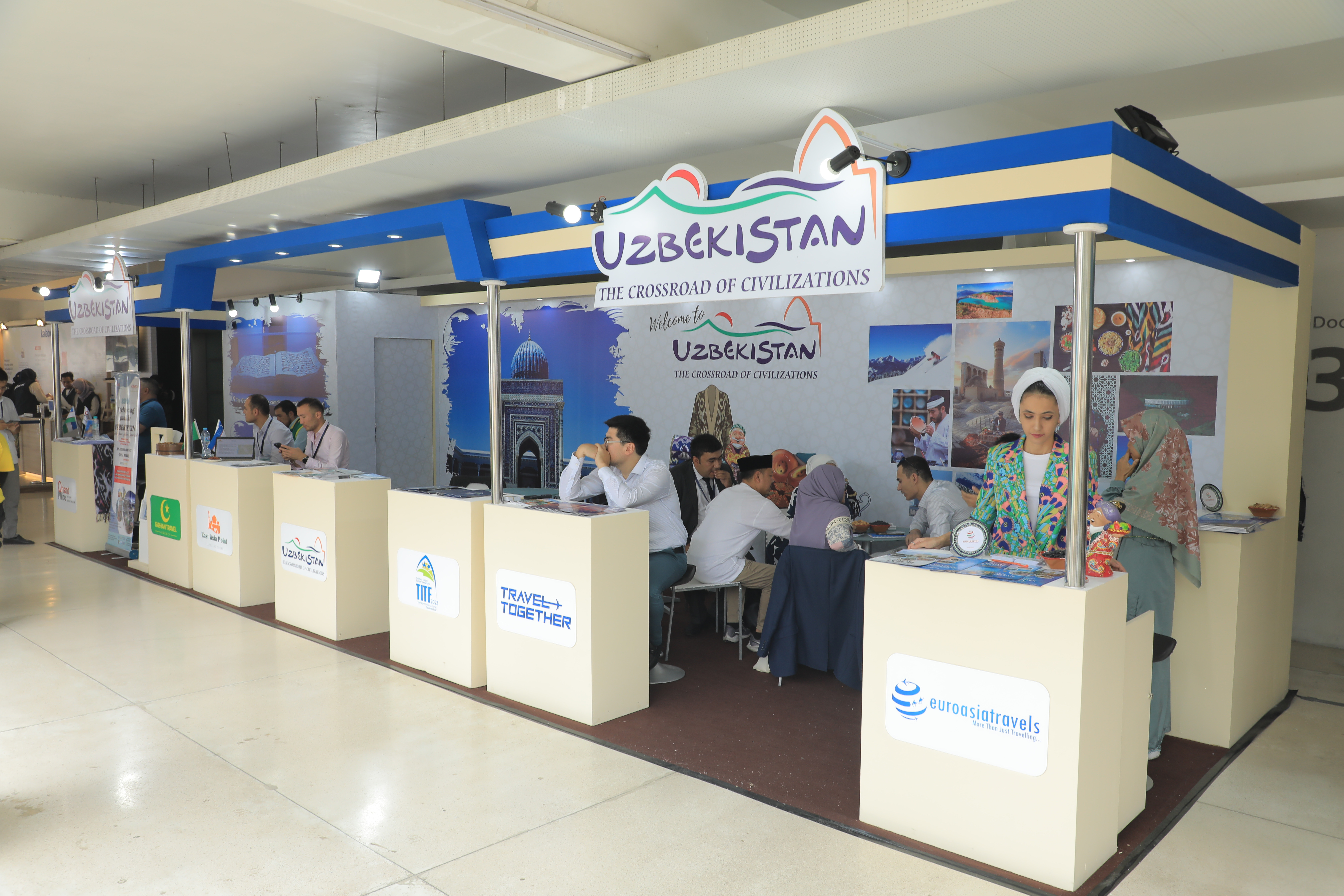 Делегация Узбекистана принимает участие в туристической ярмарке «Halal Fair Jakarta»