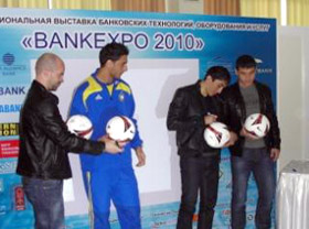 ОАКБ «Капиталбанк» выпустил новые ко-брендинговые карты VISA, посвященные ЧМ по футболу в ЮАР