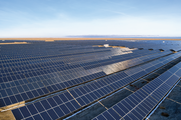 АБР и Масдар расширяют потенциал Узбекистана в сфере возобновляемой энергетики с помощью трех новых солнечных электростанций