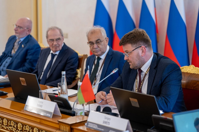Узбекистан принял участие в международном правовом форуме в Санкт-Петербурге
