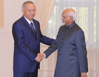 Islam Karimov meets with India’s Vice President