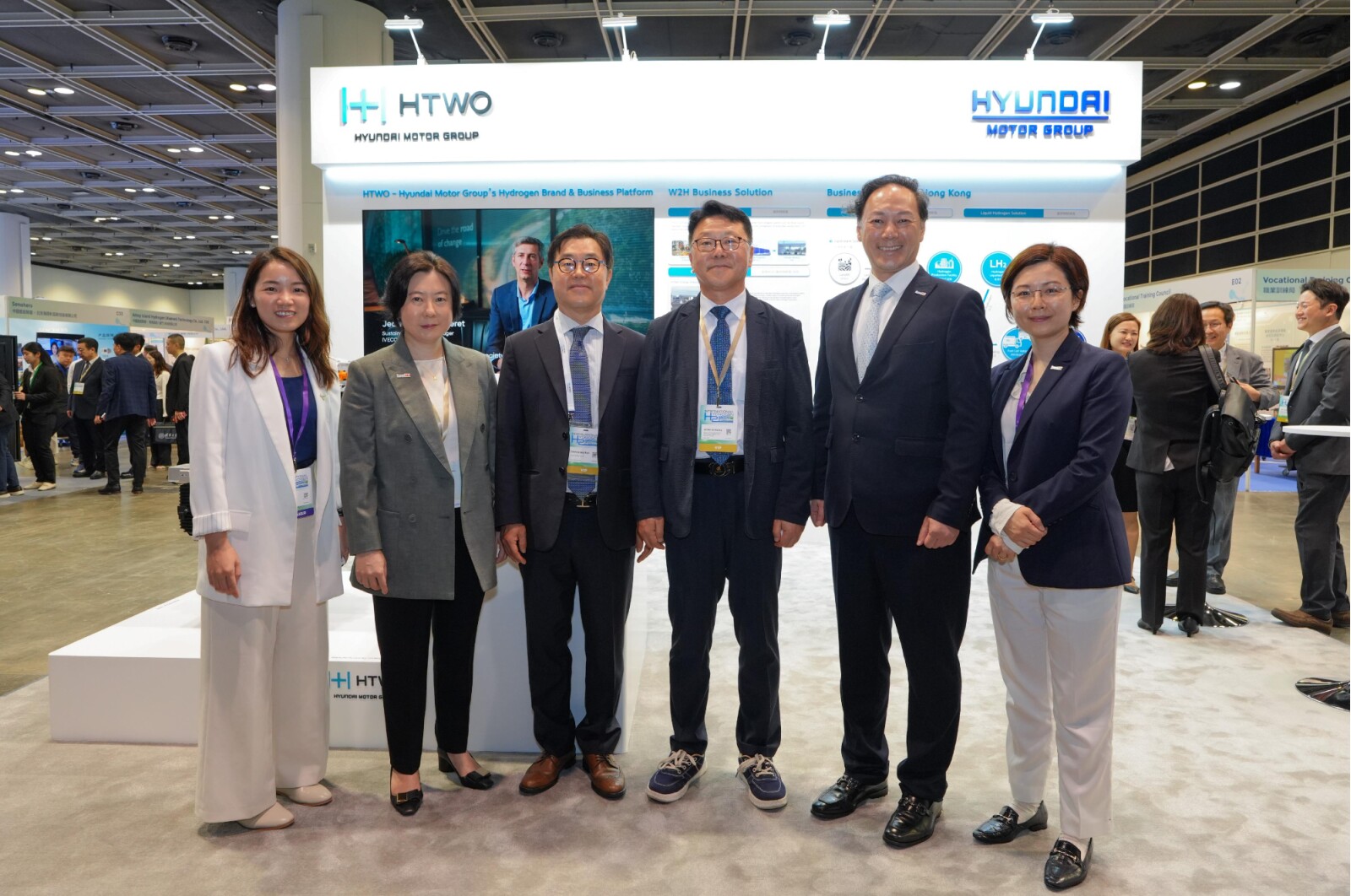 Nine industry leaders including Hyundai Motor Group sign landmark hydrogen MOU to drive Hong Kong's green economy (with photos)