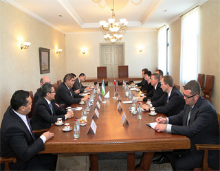Uzbek Foreign Trade Minister meets Latvian FM