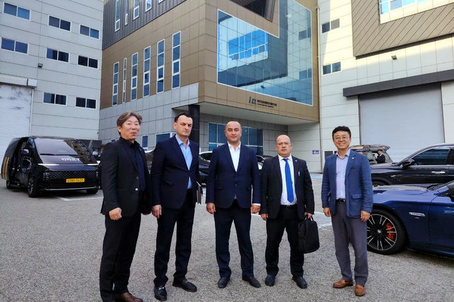 Представитель узбекского «UzTest» посетил Южную Корею и обсудил сотрудничество с KCL