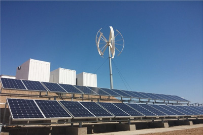 АК «Узбектелеком» построила гибридную солнечно-ветро-дизельную электростанцию в Джизакской области