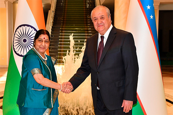 Uzbek, Indian FM consider implementation of joint agreements