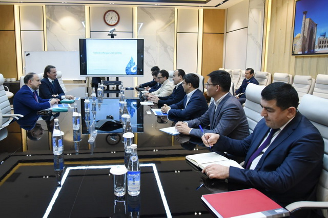 “O‘zbekneftgaz” va “O‘zkimyosanoat” ADCB bilan hamkorlikni kengaytirish masalalarini muhokama qildi