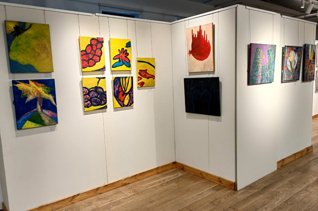 В Москве открылась выставка «Очарованные солнцем», объединившая художников России и Узбекистана