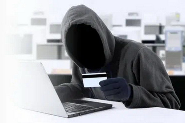 «Клубничка» с подвохом: навоийские посетители сайтов для взрослых столкнулись с весьма интересной мошеннической уловкой