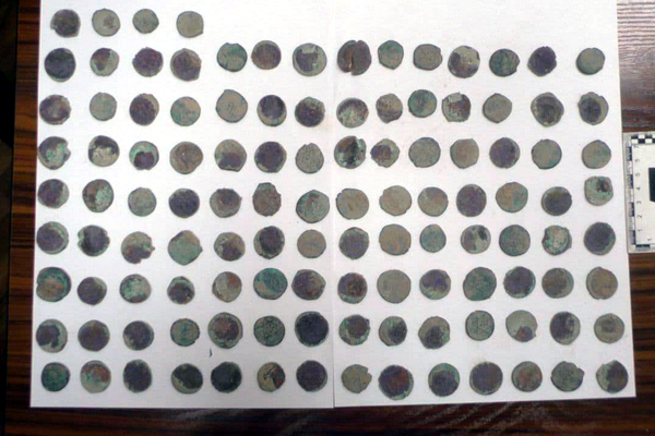 В Сурхандарьинской области нашли древние монеты