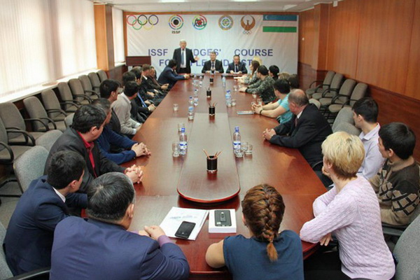 В Ташкенте проходят международные судейские курсы ISSF по пулевой стрельбе