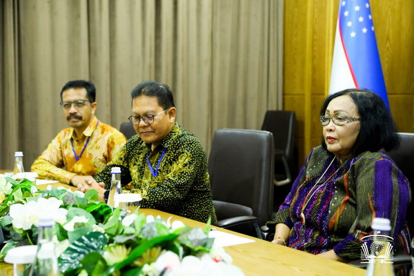 Будет осуществляться обмен опытом с Индонезией по созданию частных университетов