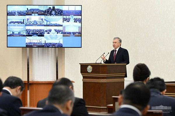 Президент 2024 йилда иқтисодиётни ривожлантириш бўйича турган устувор вазифаларни белгилаб берди