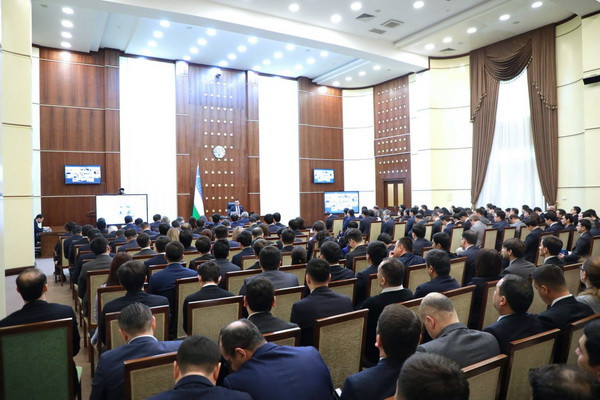 Обсуждены меры по повышению промышленного потенциала страны