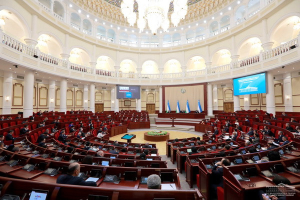 В Узбекистане могут разрешить частным предприятиям производить серную кислоту на основе лицензий