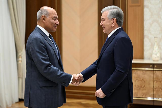 Президент Узбекистана встретился с советником по экономическому развитию Сумой Чакрабарти