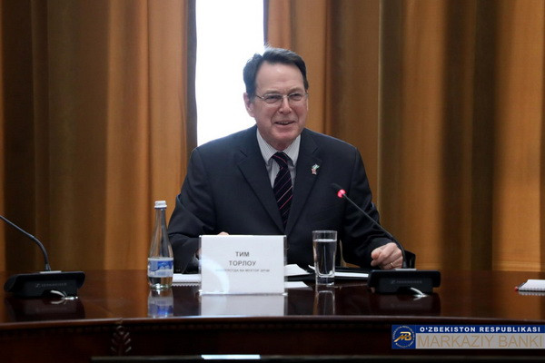 В ЦБ прошла встреча с послом Великобритании в Узбекистане